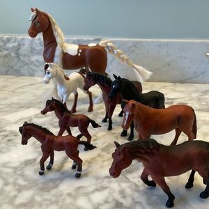 Play horses figurines bundle